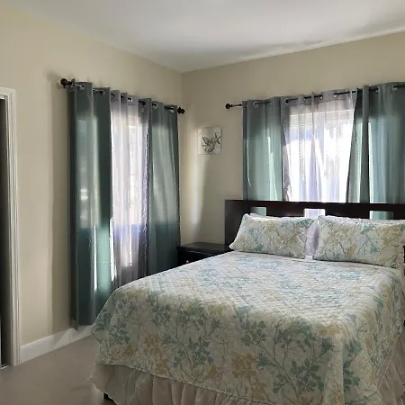 Seamist Villa @Oceanpointe Lucea Comfy 2Br W/Pool Gym & Parking Exterior photo