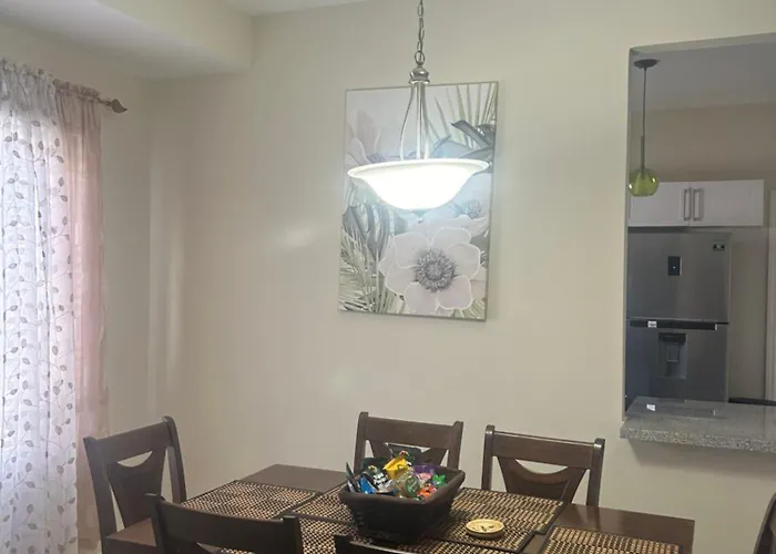 Seamist Villa @Oceanpointe Lucea Comfy 2Br W/Pool Gym & Parking