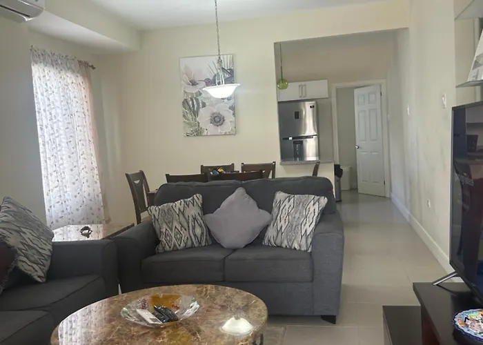 Seamist Villa @Oceanpointe Lucea Comfy 2Br W/Pool Gym & Parking