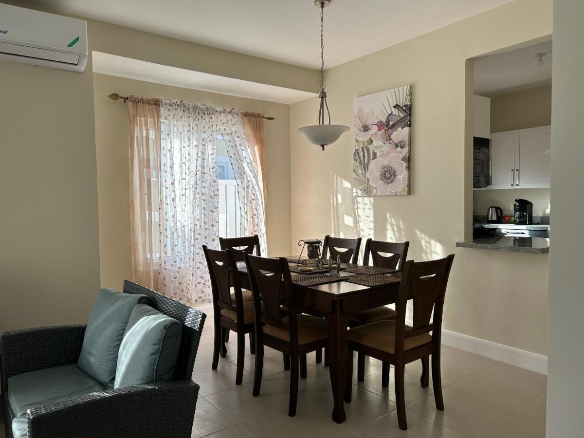 Seamist @oceanpointe Comfy 2br W/pool Gym & Parking Holiday home *