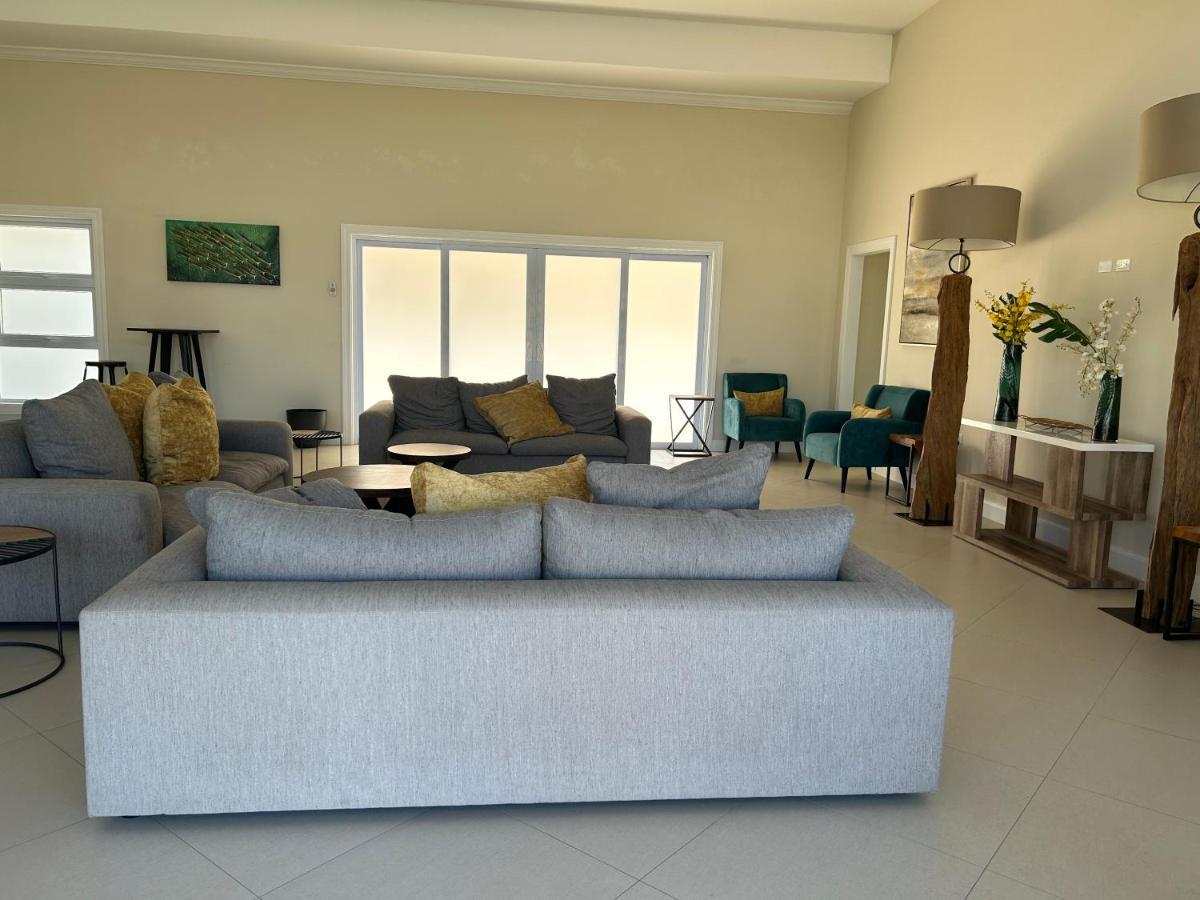 Holiday home Seamist @oceanpointe Comfy 2br W/pool Gym & Parking *