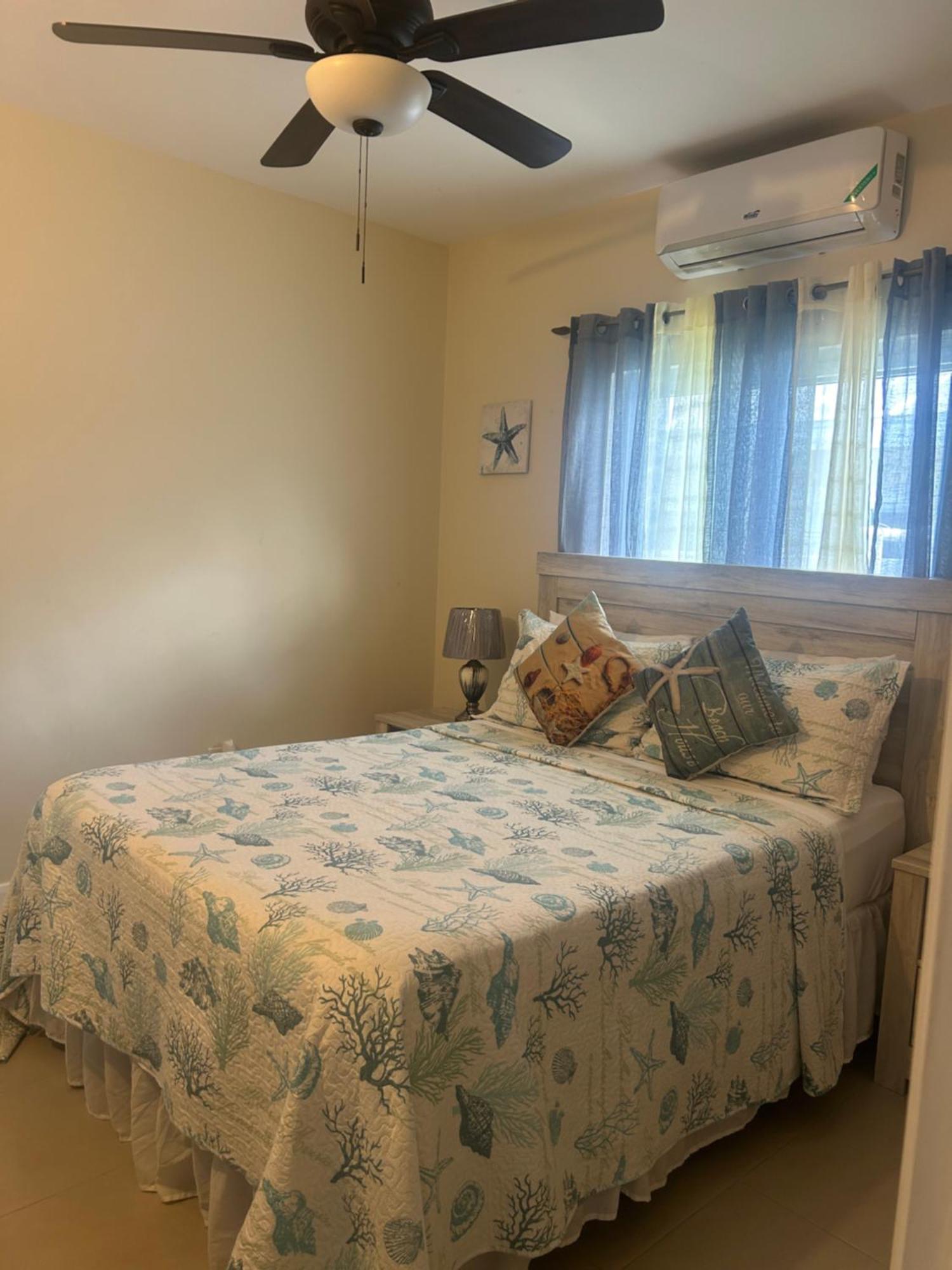 Seamist @oceanpointe Comfy 2br W/pool Gym & Parking Holiday home Lucea