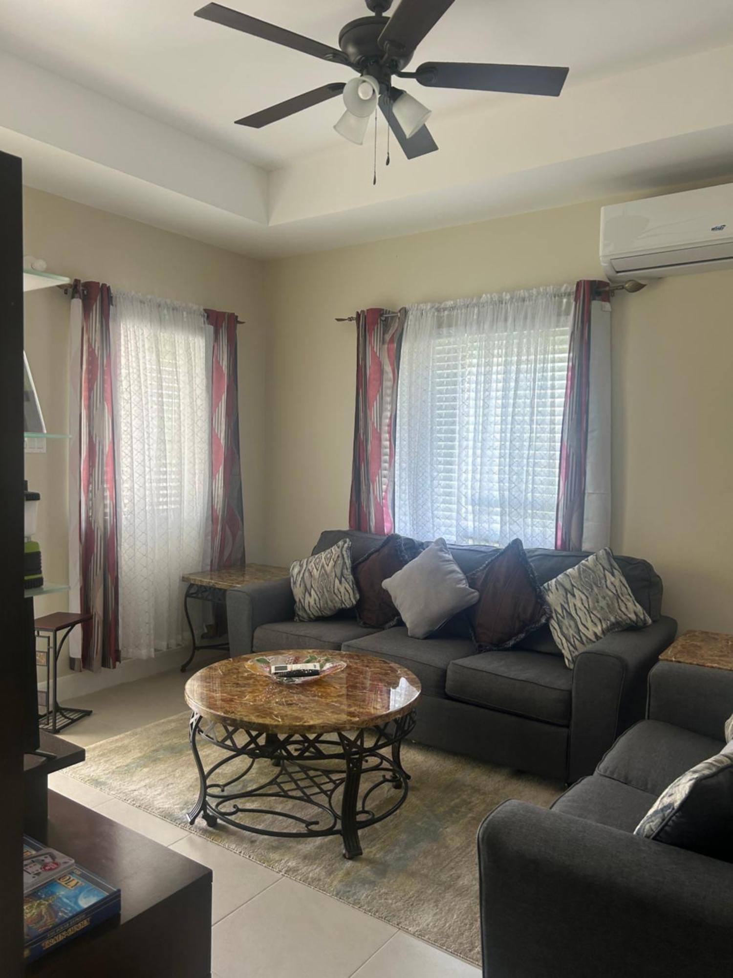 Seamist @oceanpointe Comfy 2br W/pool Gym & Parking Holiday home Lucea